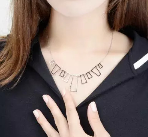 iGLORY告訴你：其實女明星也不是天天都佩戴什么天價首飾啦！