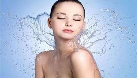 還在靠敷面膜補水？那你的皮膚肯定出問題！