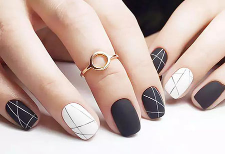 快收藏！TOK幾何風美甲，橫豎都是美~