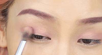 神技能！一支口紅搞定一個全妝