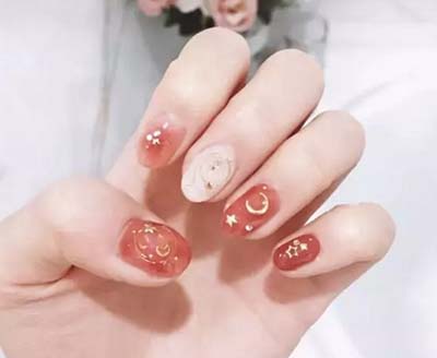 美甲加盟項(xiàng)目發(fā)展前景好嗎？