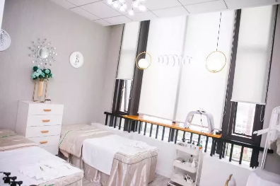 選擇什么樣的美容院加盟可以減少風險降低成本？