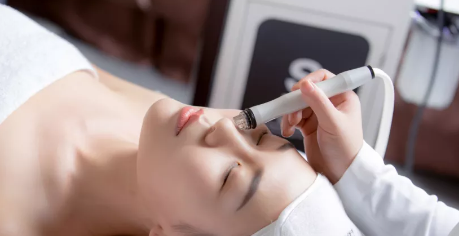 VN智能光電美膚館哪種去黑頭管理更適合你？清潔鏟、小氣泡、酵素粉？