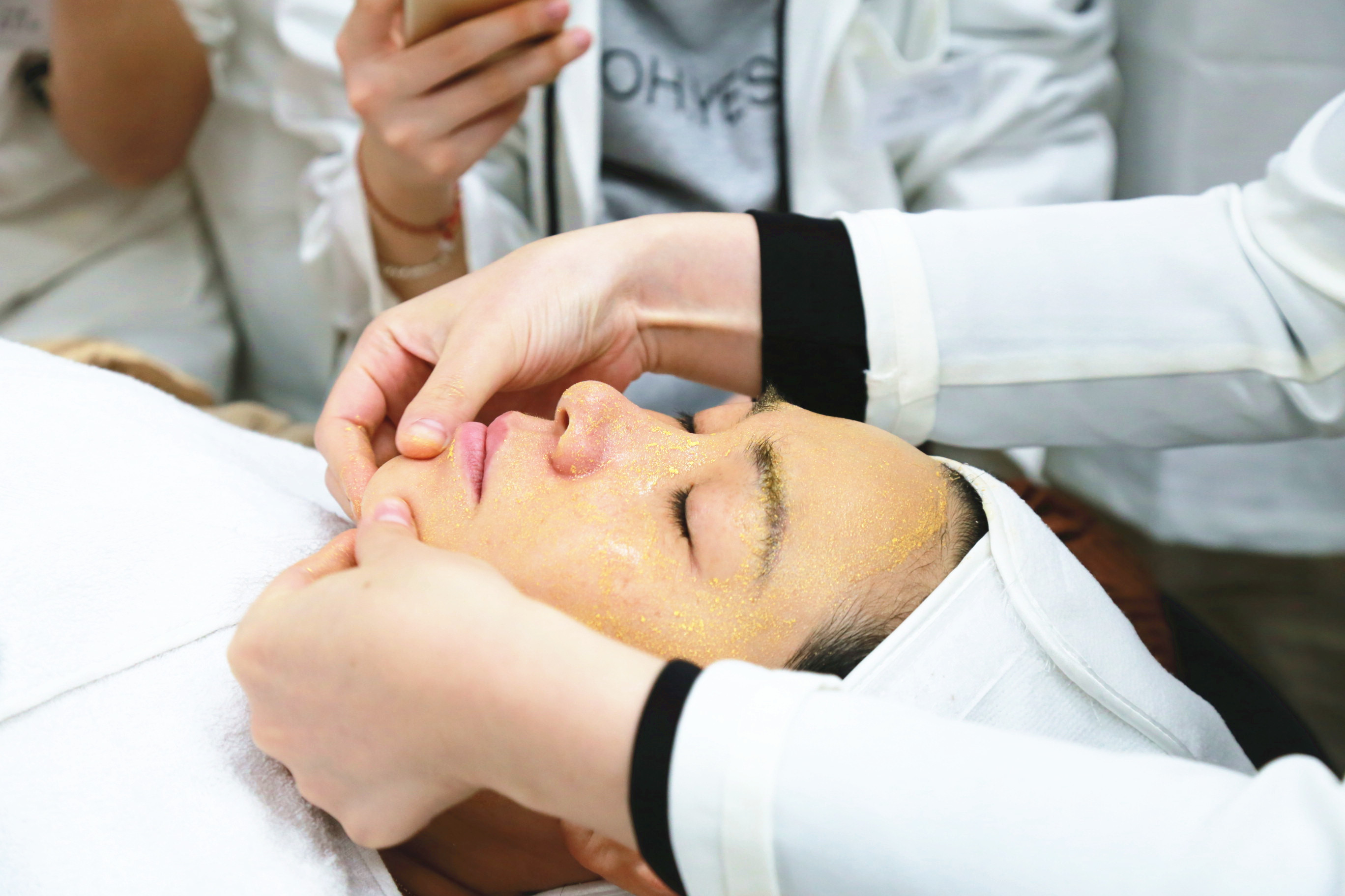 搶占先機!提前布局2024美業,一定要懂“她”經濟!